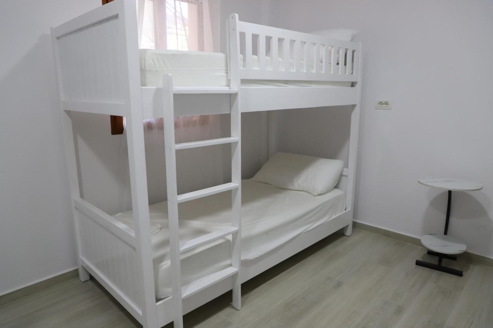Aral Hostel Berat Exterior photo